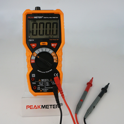 Verificador do multímetro do auto sem energia auto, indicação da bateria do multímetro digital do artesão baixa